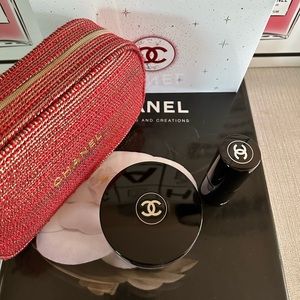 โจCHANEL Holiday Gift Set
Glow Forth Bronzer Setโจโจ